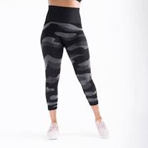TEMA Athletics Atleisure Seamless Ultra High Waist Camo Leggings M/L